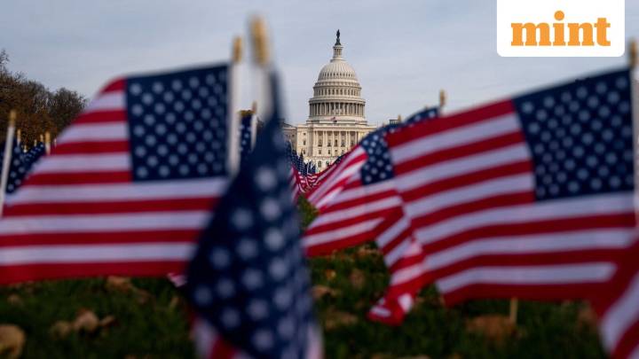 US shutdown: Senators to work through weekend as workers remain unpaid