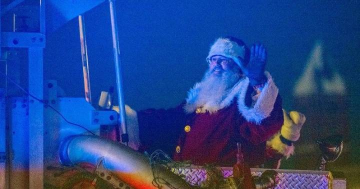 Window-decorating contest accompanies Gloversville parade, tree lighting