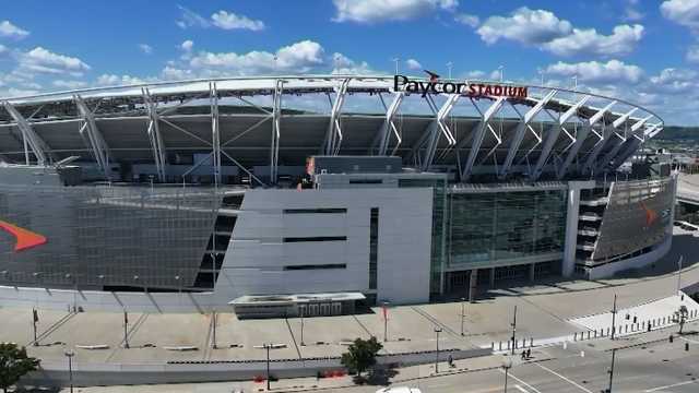 Rival high school teams St. X, Elder to face off at Paycor Stadium for regional title