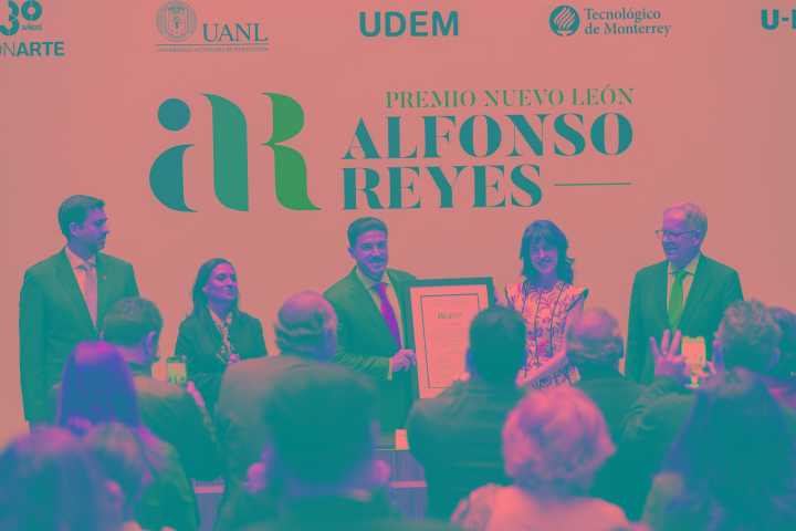 Irene Vallejo recibe el Premio Nuevo León Alfonso Reyes 2025