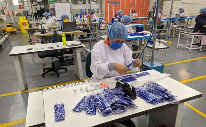 Altos costos y dispersión normativa limitan el desarrollo empresarial en Colombia