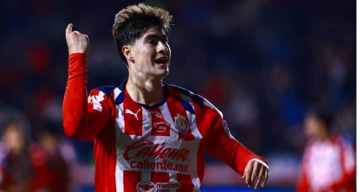 Hormiga González, a un gol de entrar a la historia de las Chivas