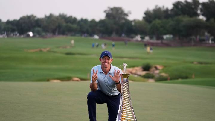 Ryan Fox is among the early leaders at the Australian PGA. Adam Scott is 1 stroke behind