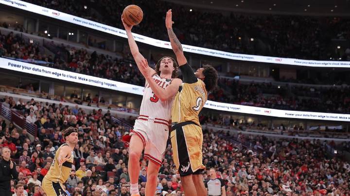 Giddey passes NBA greats with yet another triple