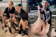 Pescadores capturaron una raya moturú desde un muelle de la costanera de Paraná