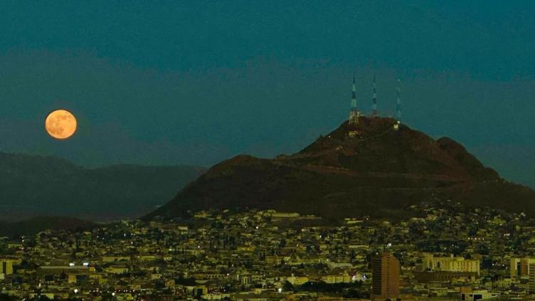 Captan hermosa luna en Chihuahua📷