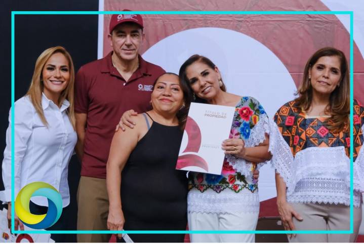 Mara Lezama entrega 126 títulos de propiedad a familias cancunenses