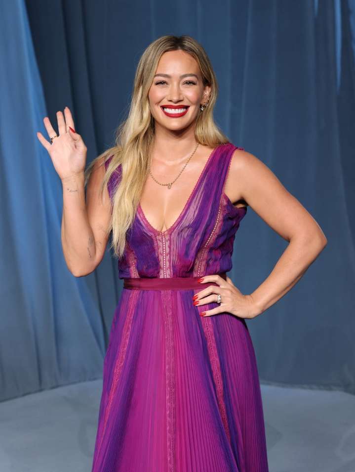 Hilary Duff’s pop comeback: New song, new tour, same millennial icon energy