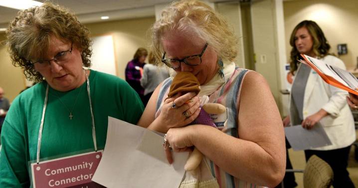 To understand poverty, they experienced it 15 minutes at a time