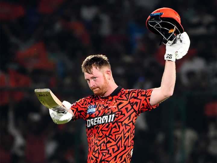 SRH hold onto Heinrich Klaasen; RR let go of key players