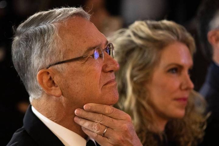 Juez ordena a Grupo Salinas presentar moción de suspensión en 48 horas ante demanda de acreedores