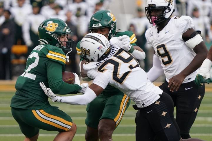 Deadspin | Sawyer Robertson. Baylor too strong for UCF