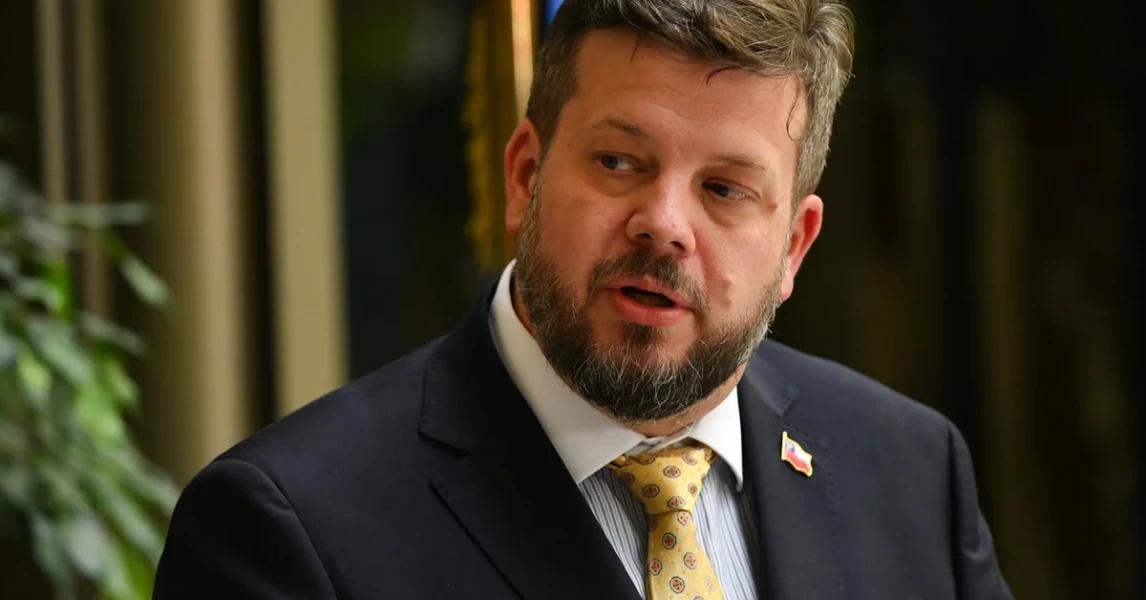 "Tira la institucionalidad a la chuña": Javier Piedra, de Energía Para Todos, por propuesta de Kaiser que reduce tarifa eléctrica