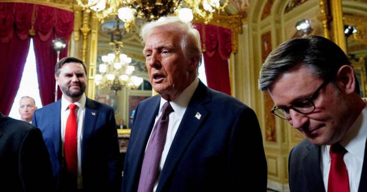 Califica Trump como absurda la orden que lo obliga a asignar fondos a programa alimentario