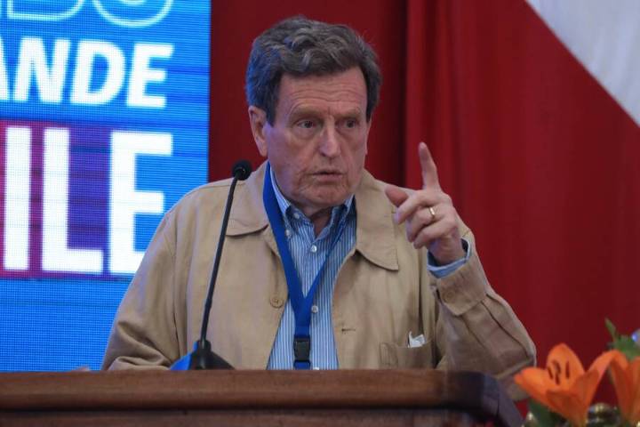 Carlos Larraín: Por oponerme a Matthei y apoyar a Kast “me quieren echar del partido”