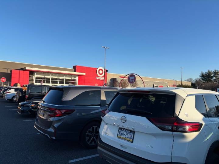 Black Friday shoppers in Delaware County still start early on big retail day