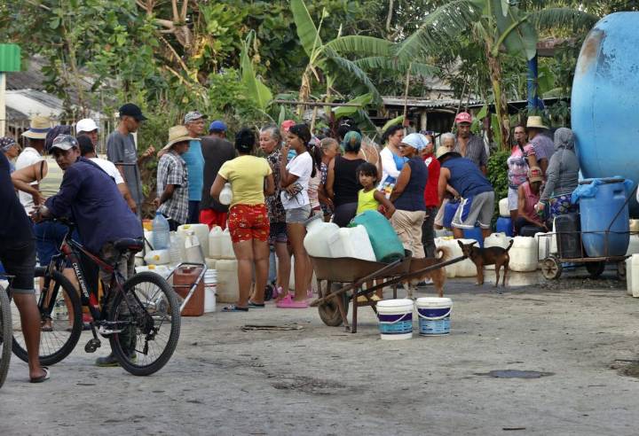 Venezuela envió buque con más de siete mil toneladas de ayuda...