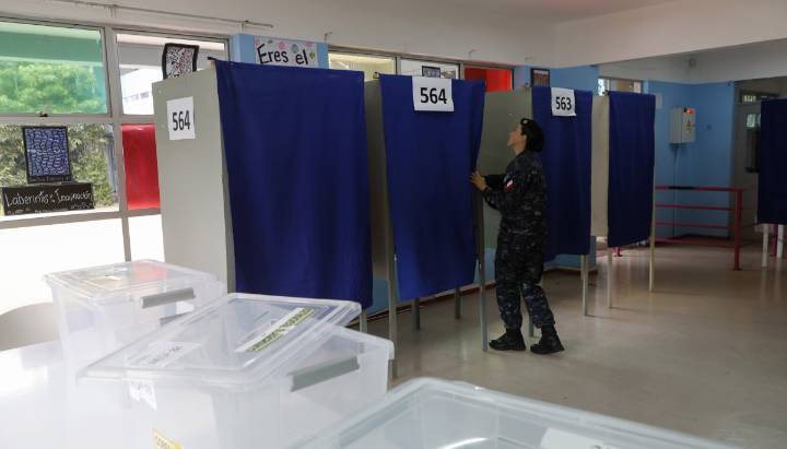 Elecciones 2025: Voto es obligatorio para los chilenos y estas son las excusas