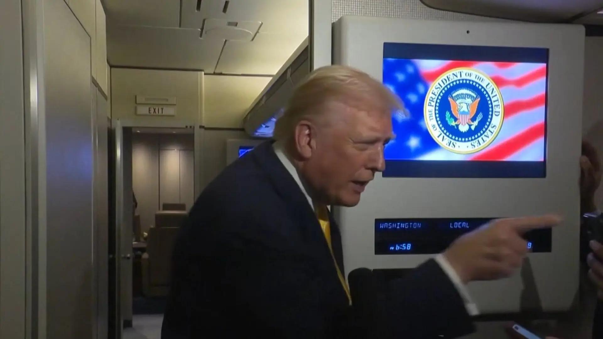 Trump insulta a una periodista que le preguntaba por los archivos de Epstein: "Cállate, cerdita"