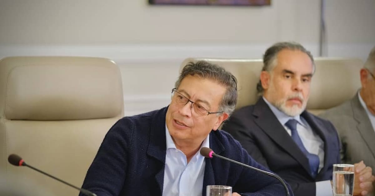 Petro defiende a Benedetti y califica el allanamiento como “secuestro de una familia”