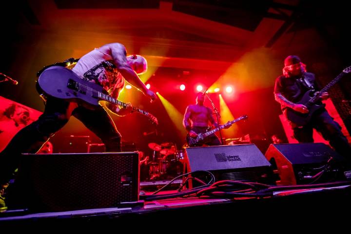 “He ganado más dinero en 3 años haciendo porno que en 20 tocando en mi banda”