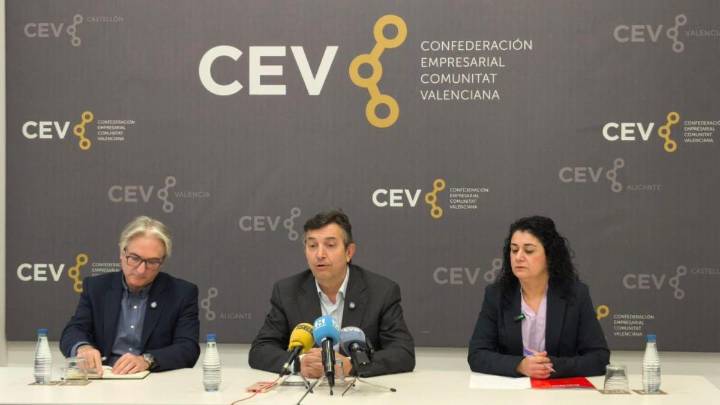 Patronal y sindicatos piden a la política valenciana no ser “moneda de cambio”