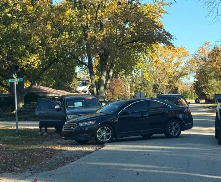 Armed ICE agents sped down Northbrook street, grabbed man as schoolkids watched