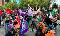 Alzan mil mujeres voz pacíficamente contra violencia de género en CDMX