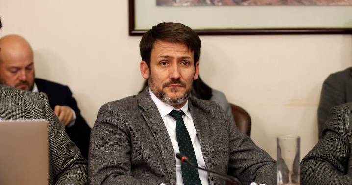 Comisión revisora de la AC contra Pardow sesionará este lunes y contará con la presencia del exministro