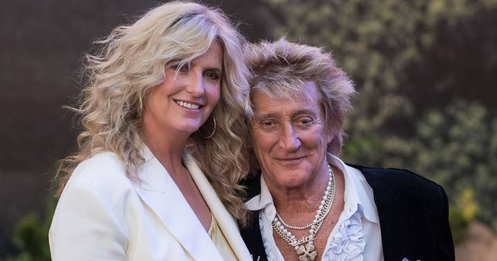 Rod Stewart makes his own honey – from 320,000 bees living in the grounds of his mansion