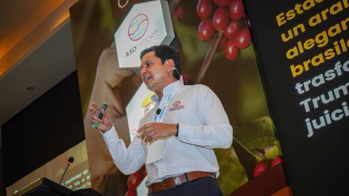 Exportadores de café colombiano alertan por escasez de contenedores