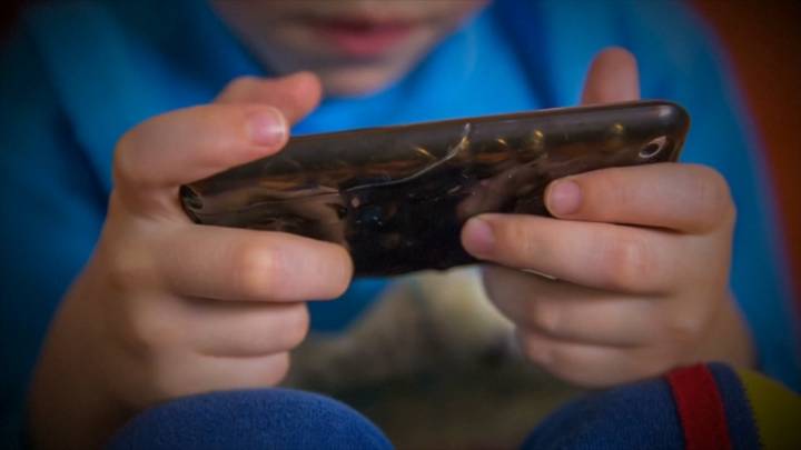 Roblox prepara drástica medida sobre la edad, usarán IA y nuevos controles parentales avanzados