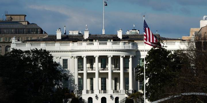 Trump commutes 7-year prison sentence for private equity exec convicted in scheme to defraud more than 10,000 investors