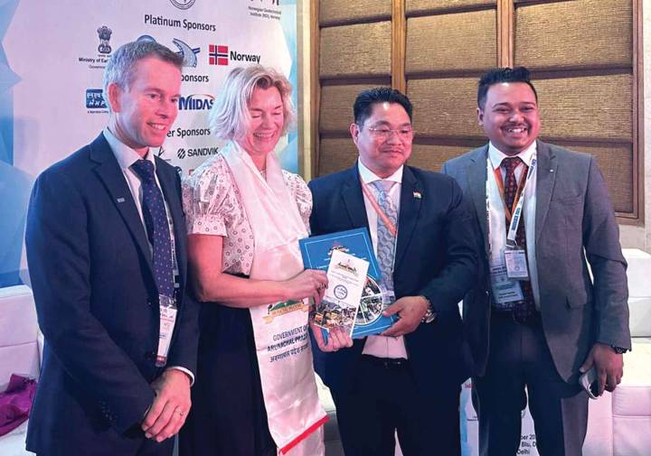 CESHS Director presents Arunachal’s geoscience initiatives at INDOROCK’25