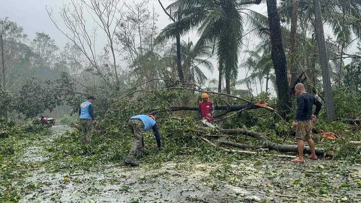 One dead as Typhoon Kalmaegi moves across central Philippines, causing floods