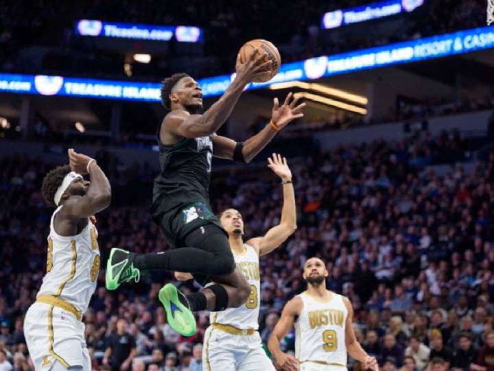 Cierre mágico de Anthony Edwards impulsa a los Wolves