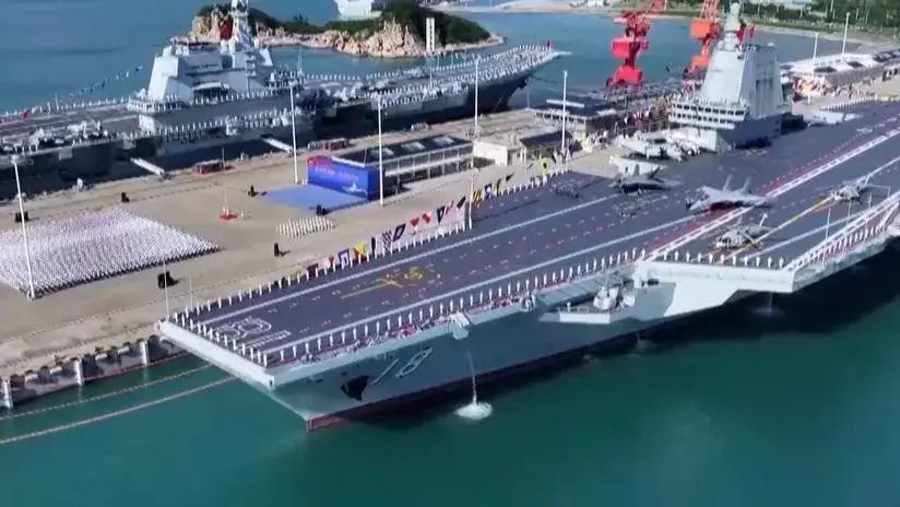 China inaugura el Fujian, su primer portaaviones de diseño propio