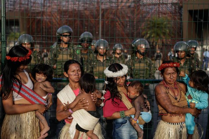 Grupo indígena bloquea la entrada a la COP30, protestan por nuevas obras públicas que afectan a su comunidad
