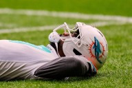 McDaniel elogia progreso de Waddle y Achane con Dolphins antes de partido ante Commanders