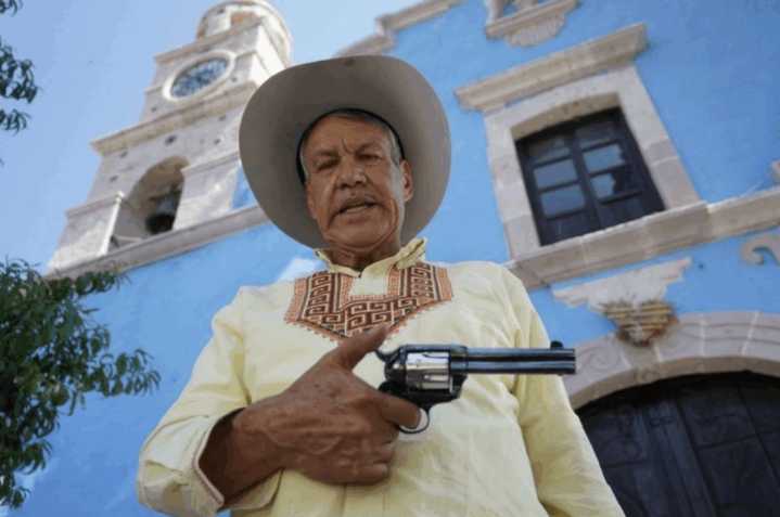Conago condena amenazas de Padre Pistolas contra gobernadora de Guanajuato durante misa