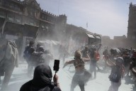 Encapuchados desatan violencia en el Zócalo