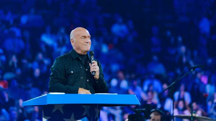 'God Is at Work': Hundreds Flood Altar to Choose Christ in Outreach at Site of Charlie Kirk Murder