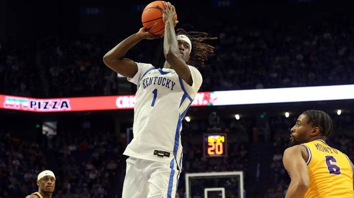 Aberdeen, Oweh, Noah lead No. 19 Kentucky to a 104-54 victory over Tennessee Tech