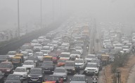 Delhi air quality remains 'very poor'; AQI stands at 385