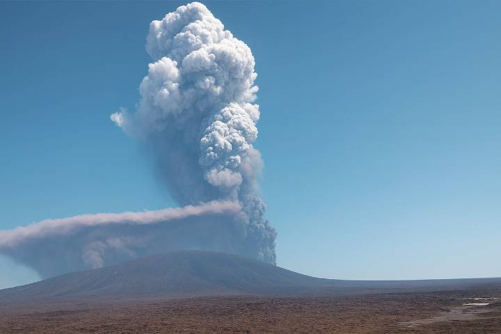 Erupción del volcán Hayli Gubbi en Etiopía generó columna de ceniza de 14 km de altura