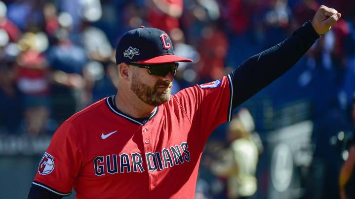 Cleveland Guardians' Stephen Vogt joins rare company by winning 2nd straight AL Manager of the Year award