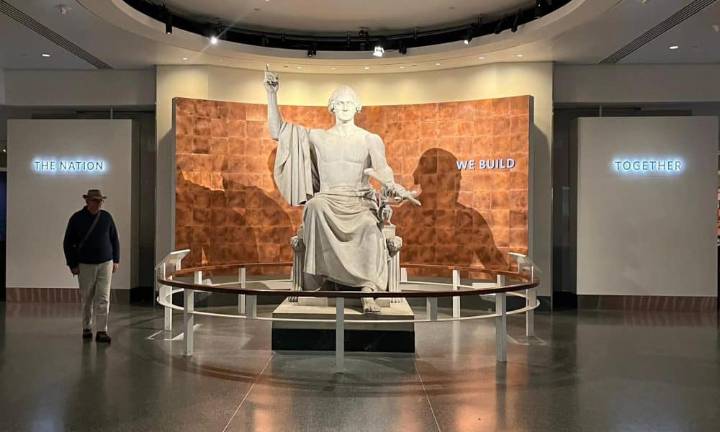 Museos y espacios públicos reabren en EE.UU. tras el fin del cierre de Gobierno