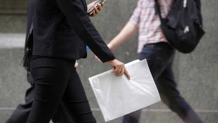 Sala Cuna Universal: Gobierno y comercio discuten su impacto real sobre el empleo femenino