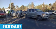 Tres vehículos protagonizaron un fuerte accidente en cadena frente al corralón municipal de Comodoro