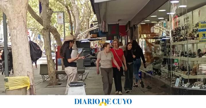 Viernes no laborable en San Juan: menos gente en el microcentro, pero los comercios abrieron con normalidad